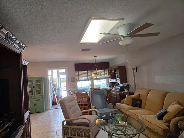  Residence photo 5