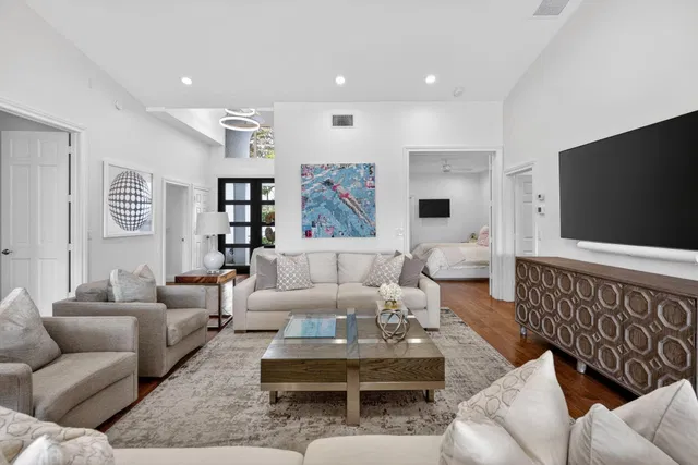 Admirals Cove Residence photo 18