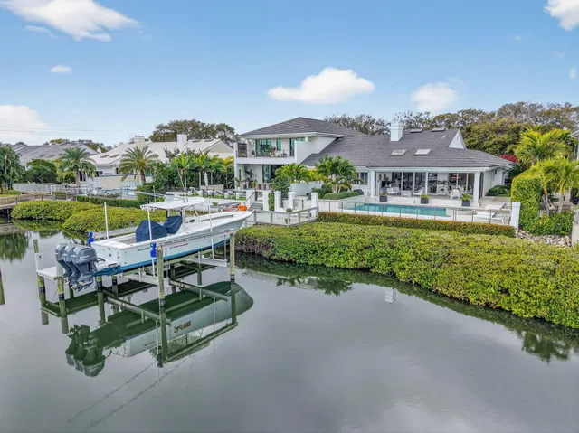 Admirals Cove Residence photo 35