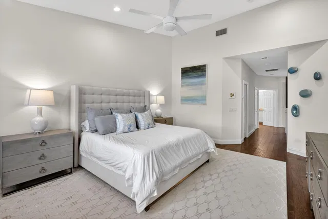 Admirals Cove Residence photo 39