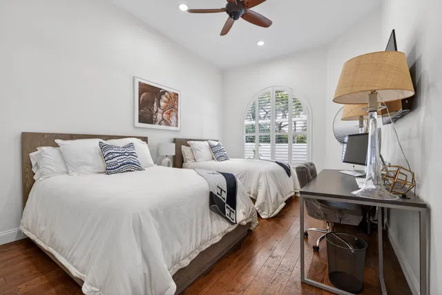 Admirals Cove Residence photo 43