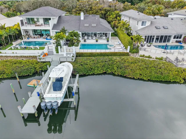 Admirals Cove Residence photo 56