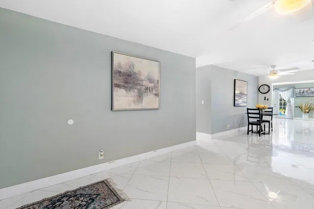 Residence photo 4