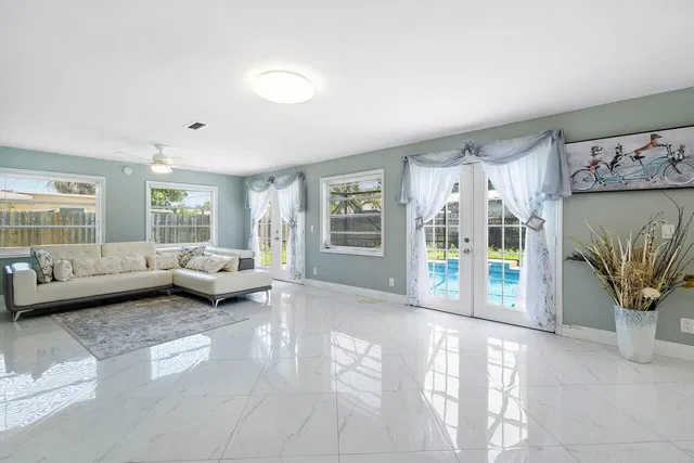 Residence photo 13