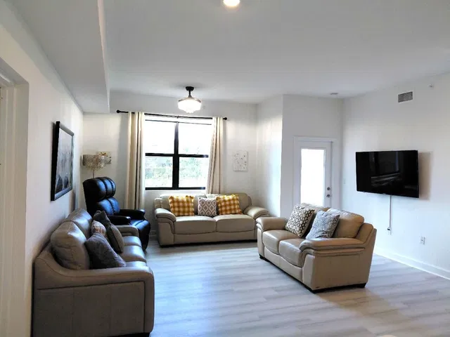 Unit C6 photo 10