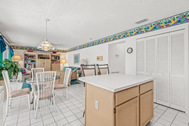 Residence photo 30
