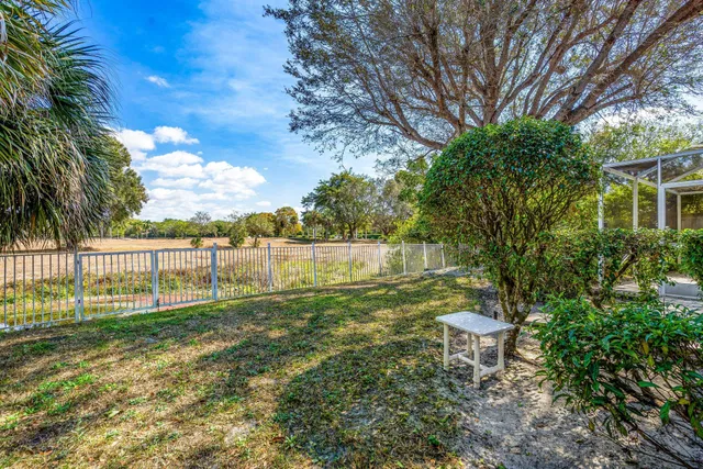 Residence photo 43