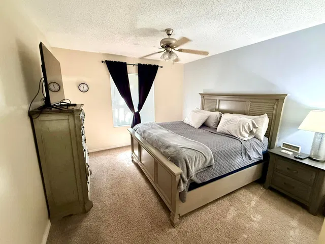 Unit 4102 photo 10