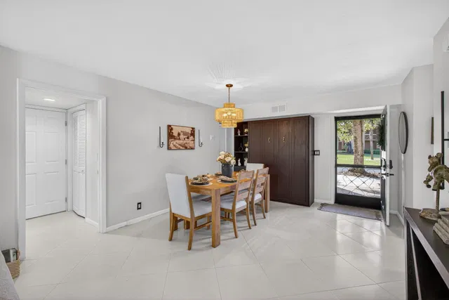 Unit 104 photo 11