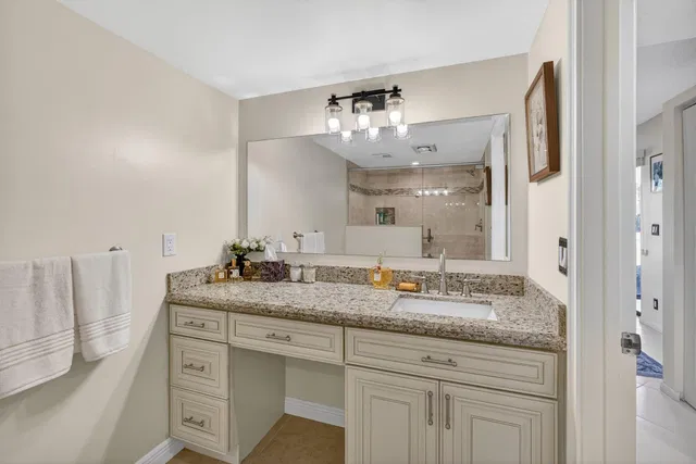 Unit 104 photo 22