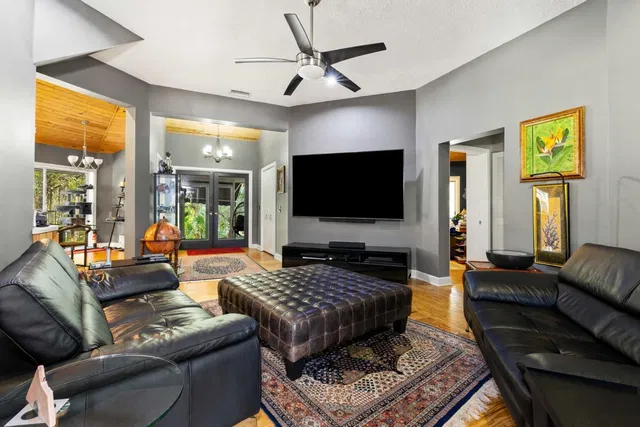  Residence photo 17