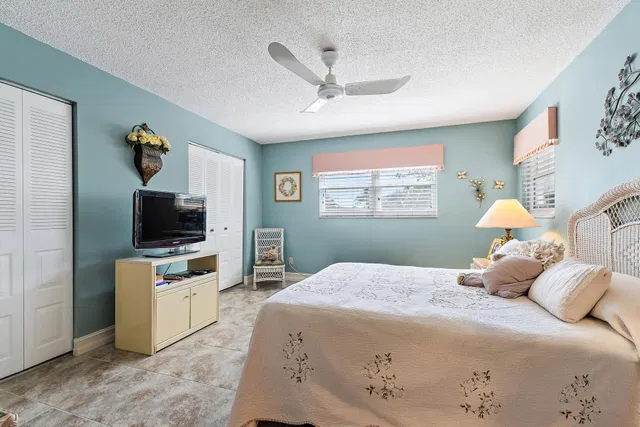 Unit 135-8 photo 13