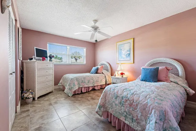 Unit 135-8 photo 16