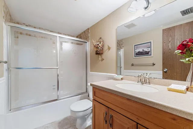 Unit 135-8 photo 17