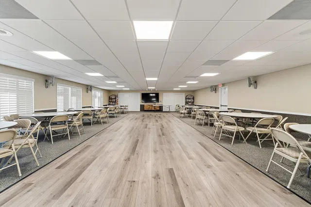 Unit 135-8 photo 22