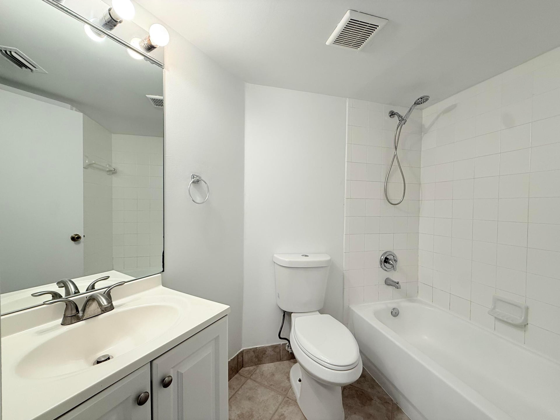 Unit 918 photo 14