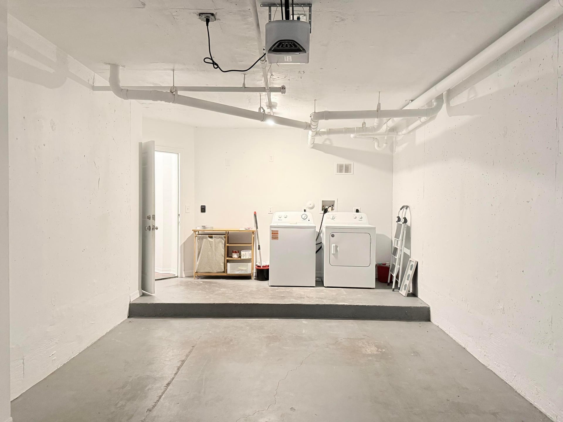 Unit 918 photo 17