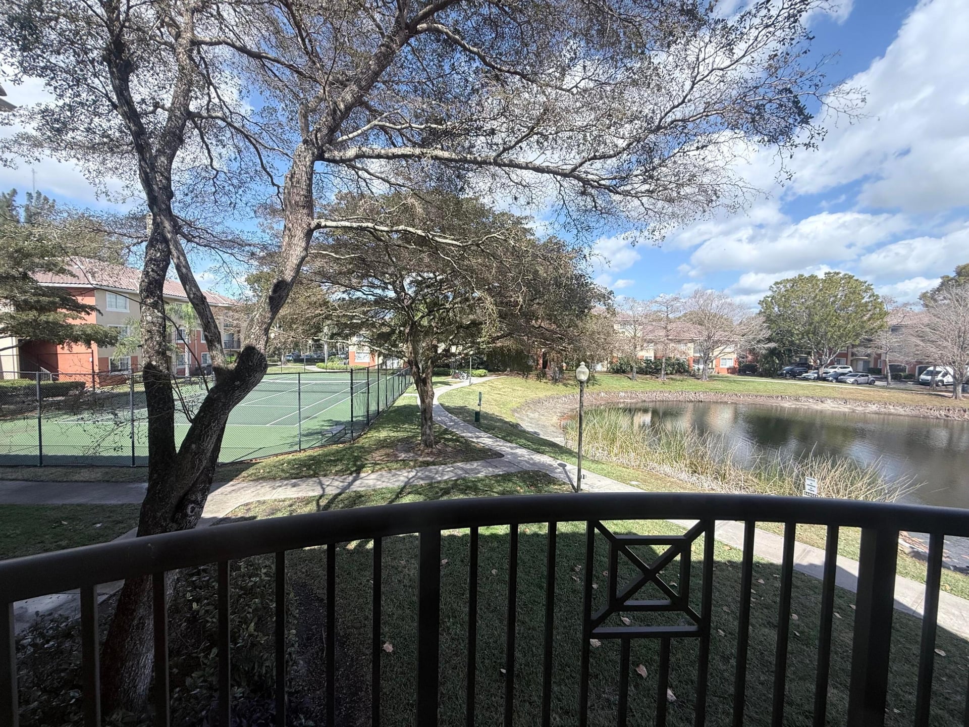 Unit 918 photo 18