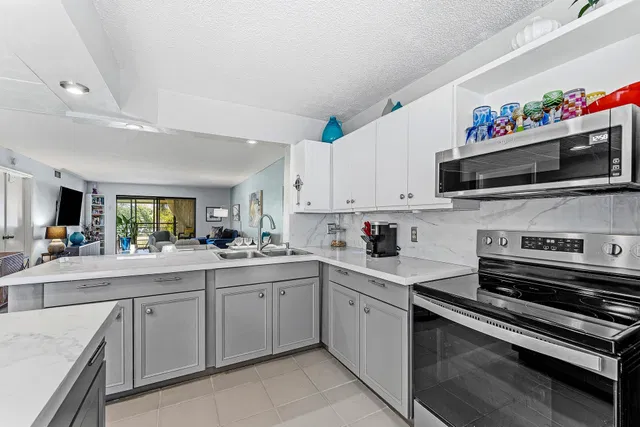 Unit 204 photo 9