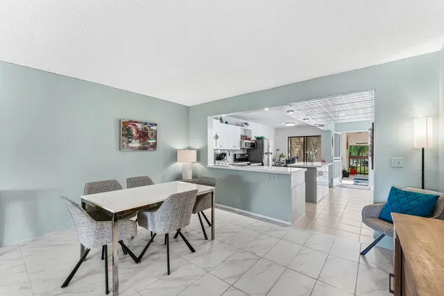 Unit 204 photo 12