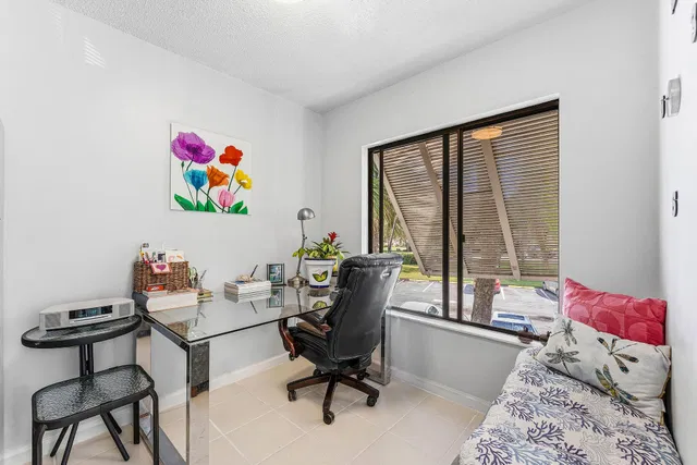 Unit 204 photo 14
