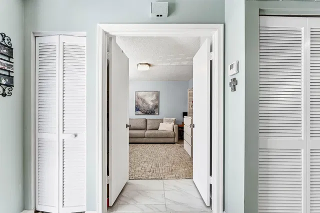 Unit 204 photo 18
