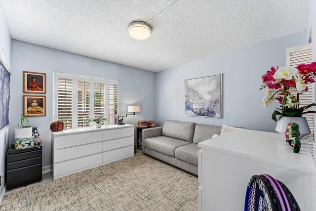 Unit 204 photo 20