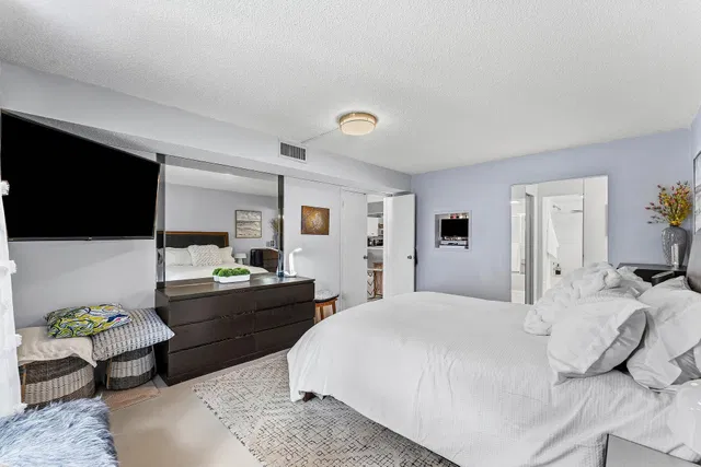 Unit 204 photo 25