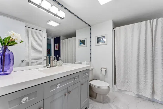 Unit 204 photo 27