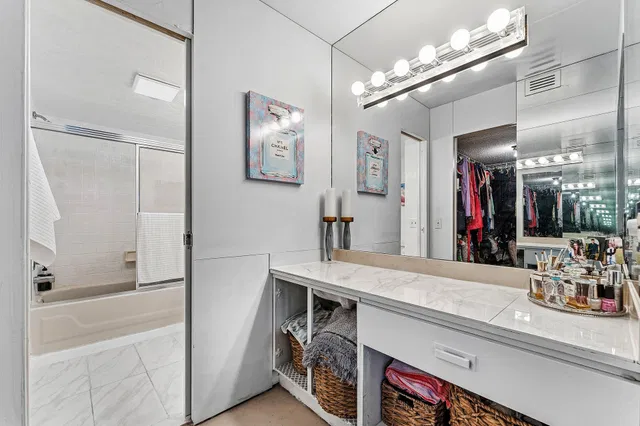 Unit 204 photo 29