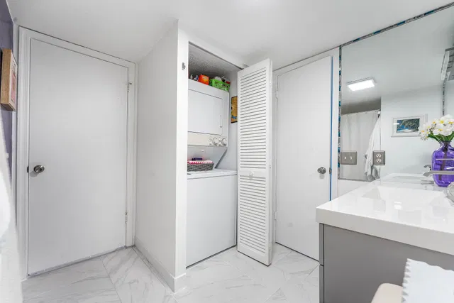 Unit 204 photo 30
