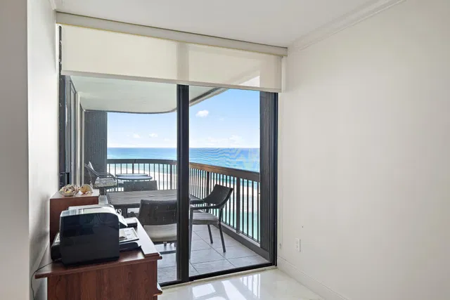 Eastpointe Singer Island Unit 19e photo 13