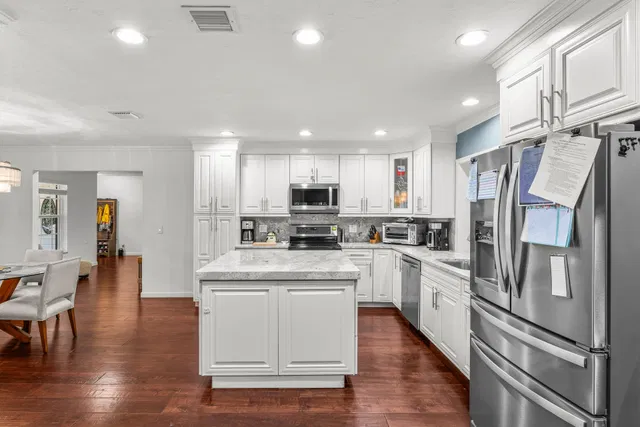 Residence photo 3