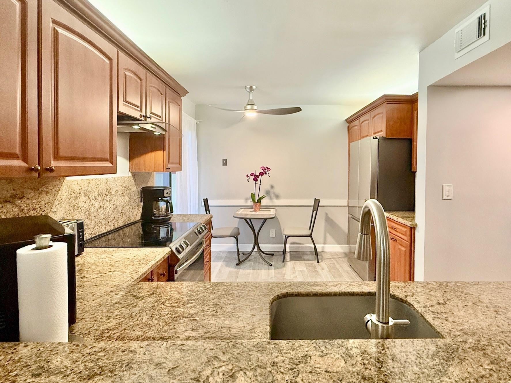 Unit 102 photo 11