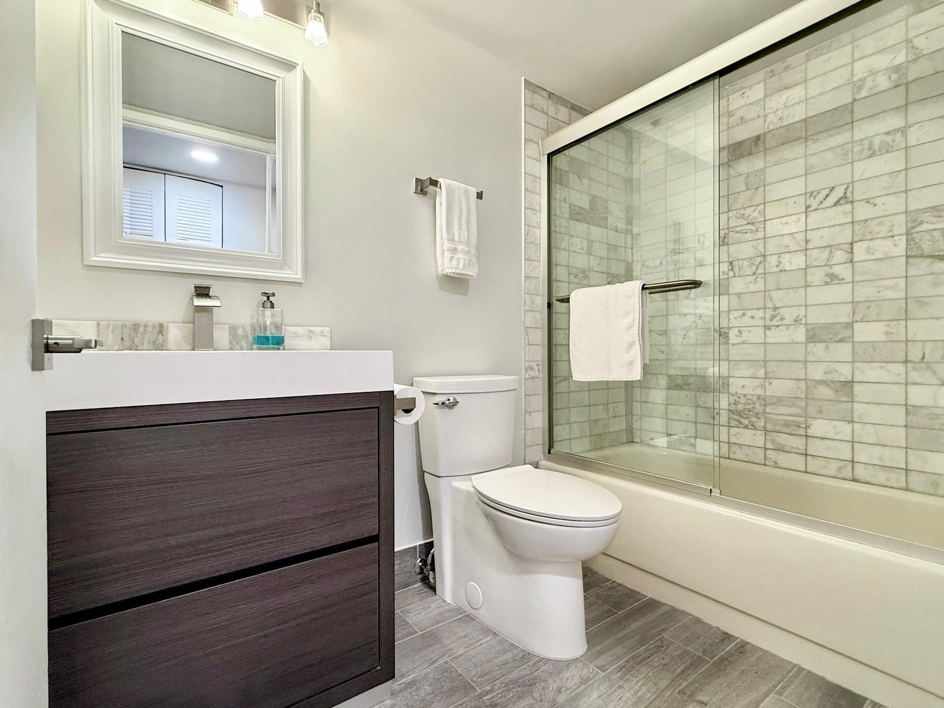 Unit 102 photo 28