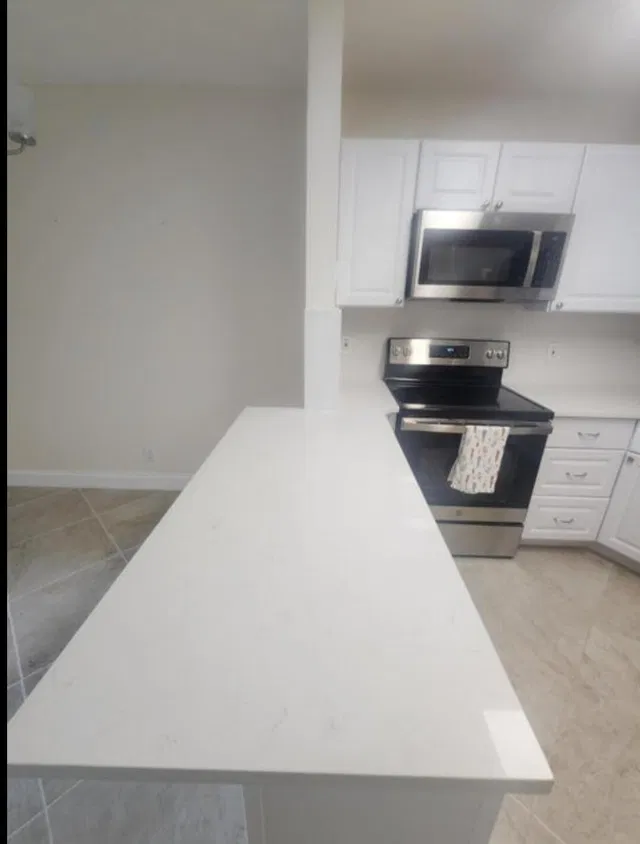 Unit B-2 photo 6