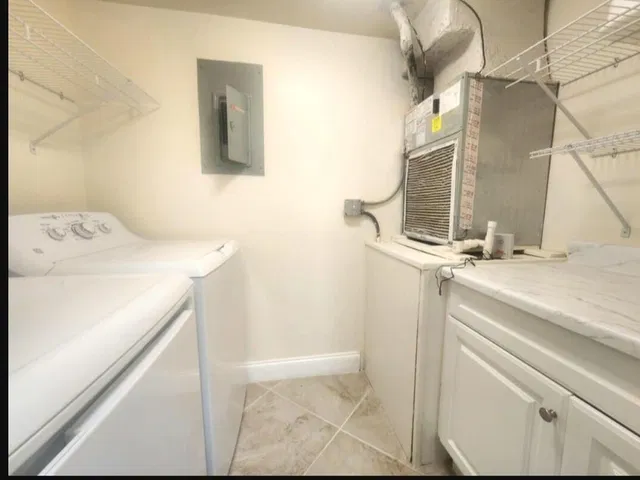 Unit B-2 photo 14