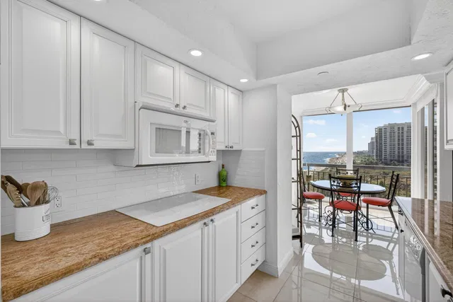 4000 N Ocean Singer Island Unit 904 photo 13