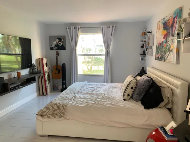 Unit 109 photo 6