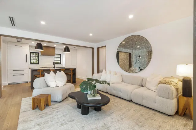 SoSo West Palm Beach Residence photo 8