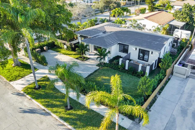 SoSo West Palm Beach Residence photo 28