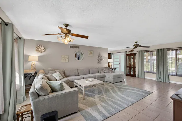  Residence photo 18