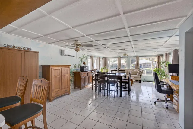  Residence photo 36