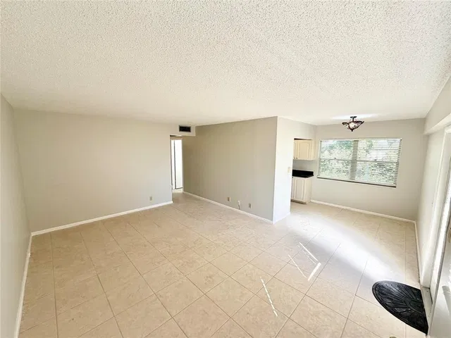 Unit 84 photo 4