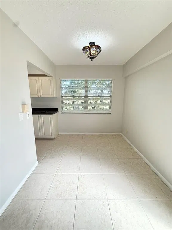 Unit 84 photo 8