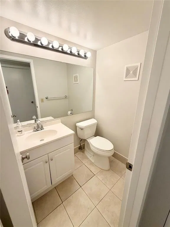 Unit 84 photo 19