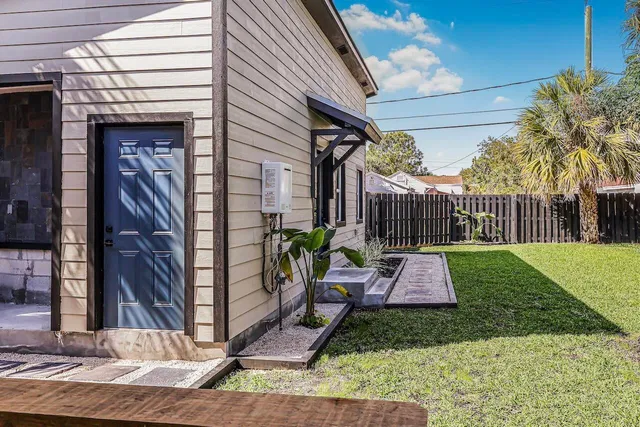Residence photo 22