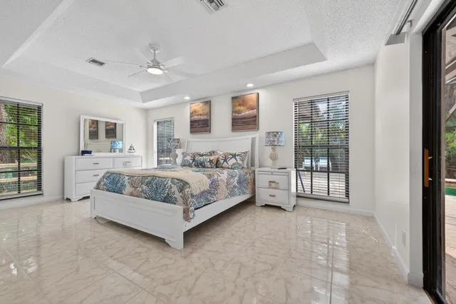 Residence photo 17