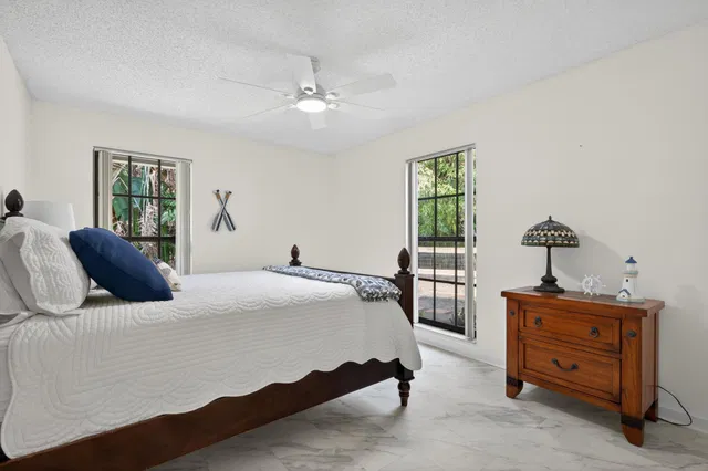 Residence photo 18