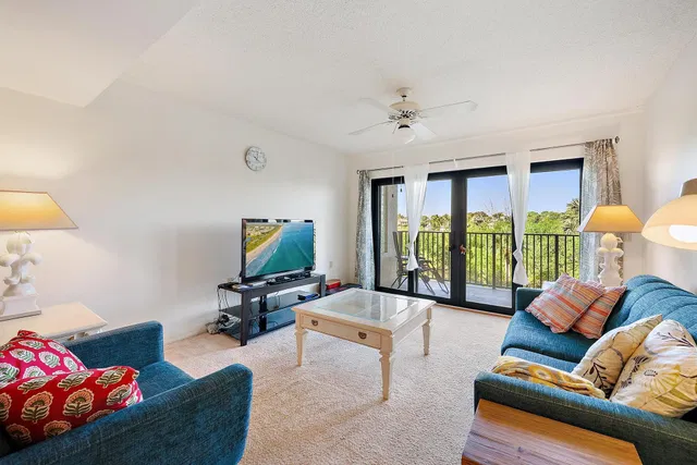 Unit 202 photo 5